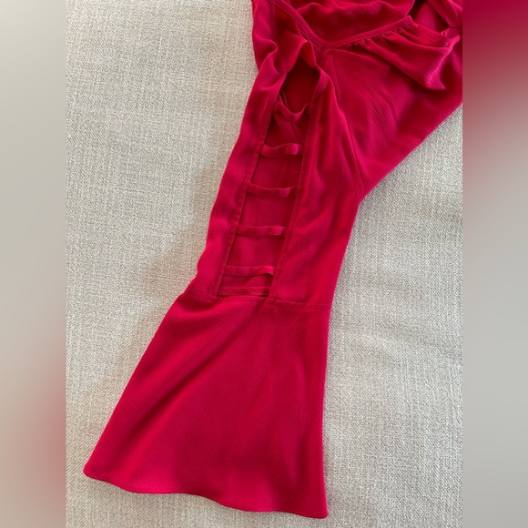 Jennifer Lopez Red Long Bell Sleeve Top. Size Small - Picture 7 of 11